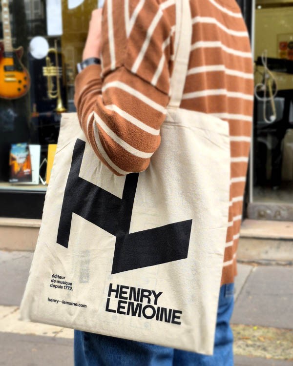 Tote bag